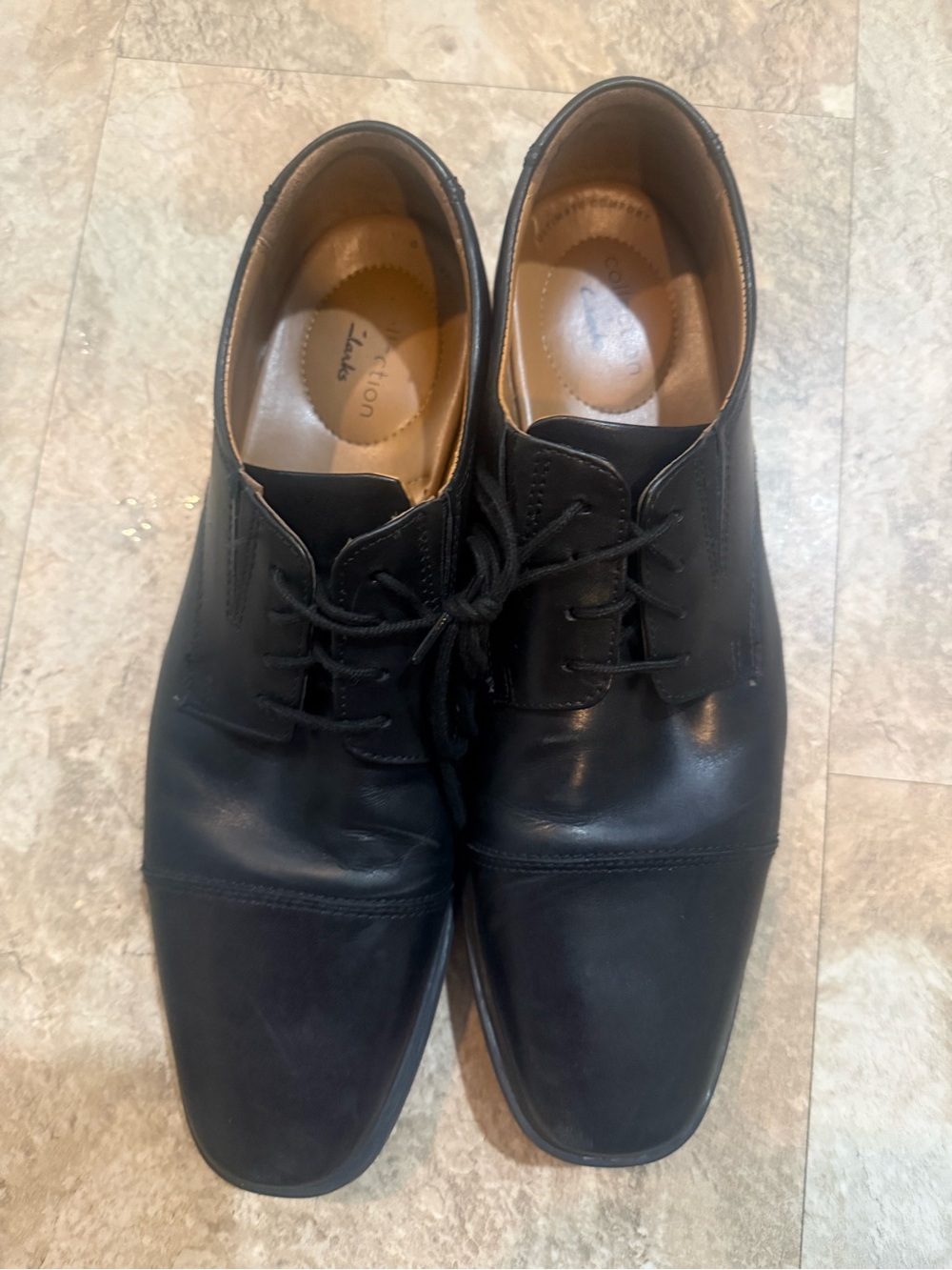 Clarks Men’s Black Leather Lace-Up Dress Shoes